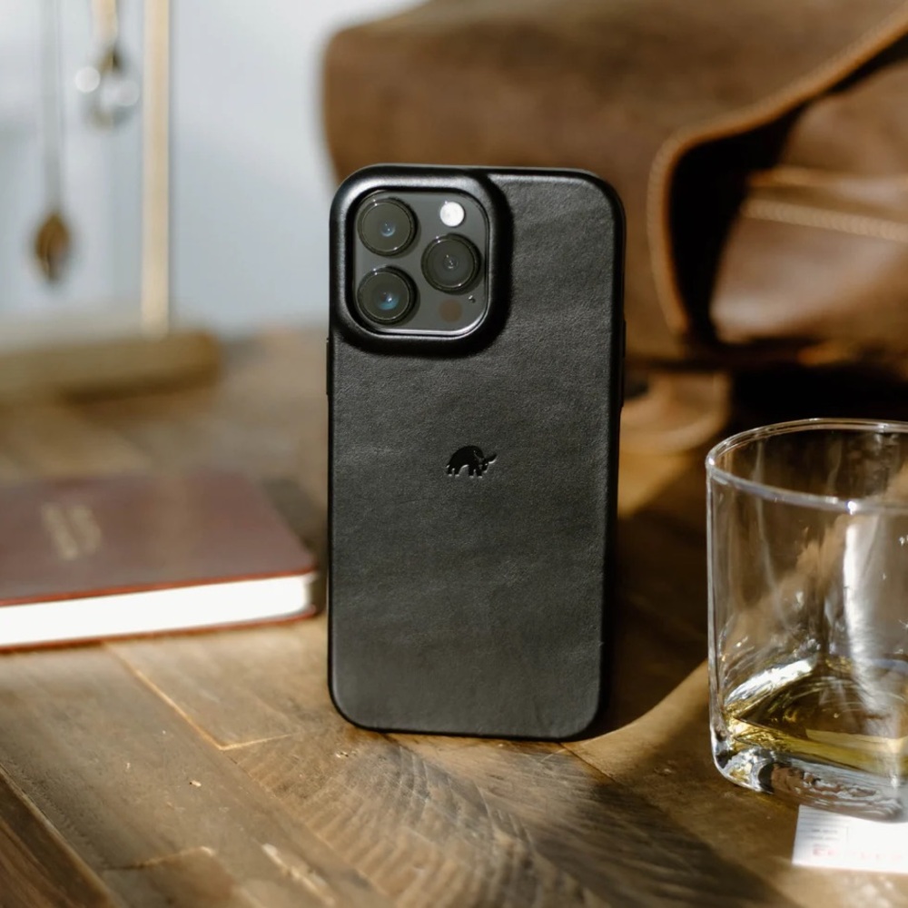 NIB Bullstrap iPhone 13Pro leather case